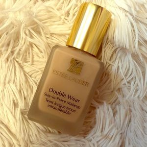 Brand new Estée Lauder long wear foundation